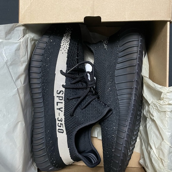 Yeezy 350 V2 Core Black White - Picture 2 of 7